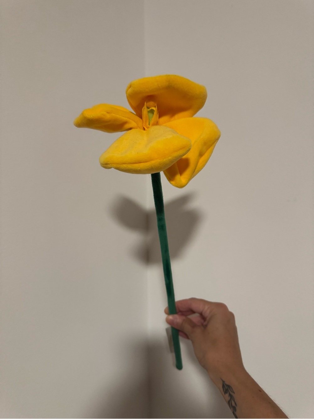 CJ Hendry Flower Market (Rockefeller Center 2025) yellow plush flower